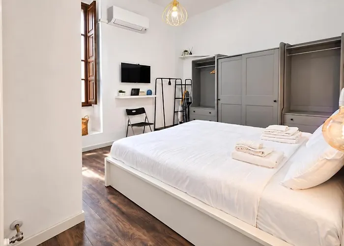 Appartamento Elegantis Castelfidardo - Your Chic Retreat In